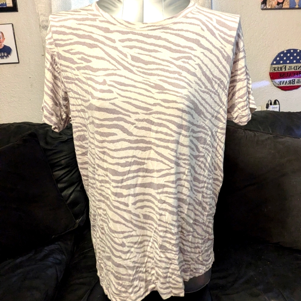 American Eagle XS Zebra print top